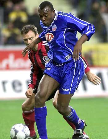 使年轻球员 使年轻球员