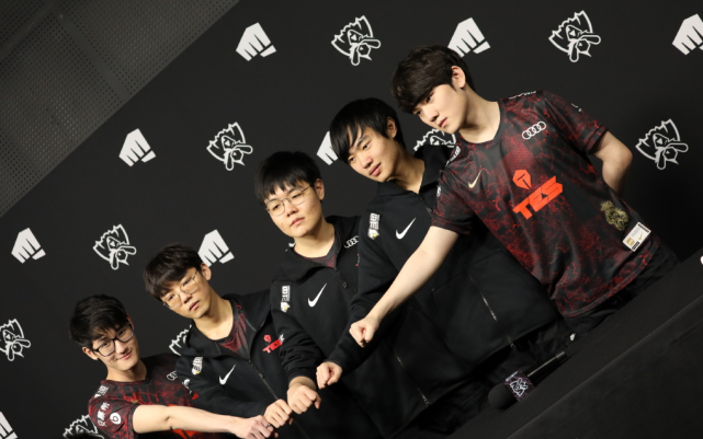 行关键承诺 行关键承诺