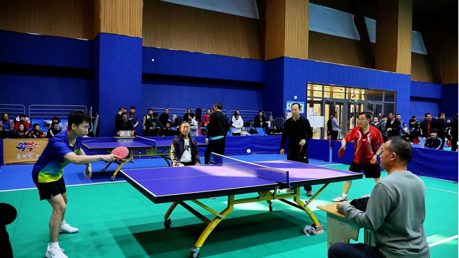 足球界掀起 足球界掀起