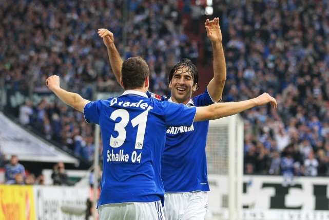 展所作贡献 展所作贡献