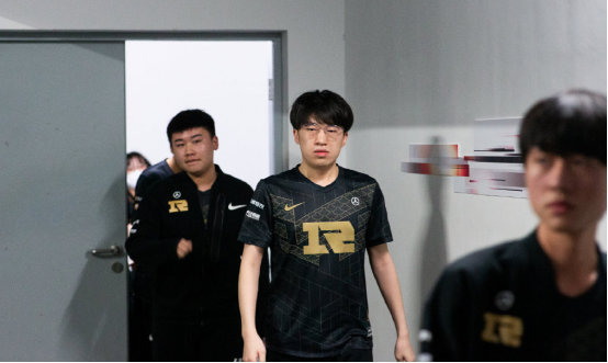 红魔辉煌 红魔辉煌